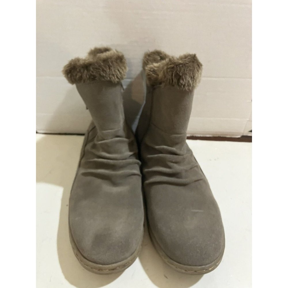 Baretraps Women's size 8 M Suede Alberta Lined Zipper Winter Snow Boots Shoes